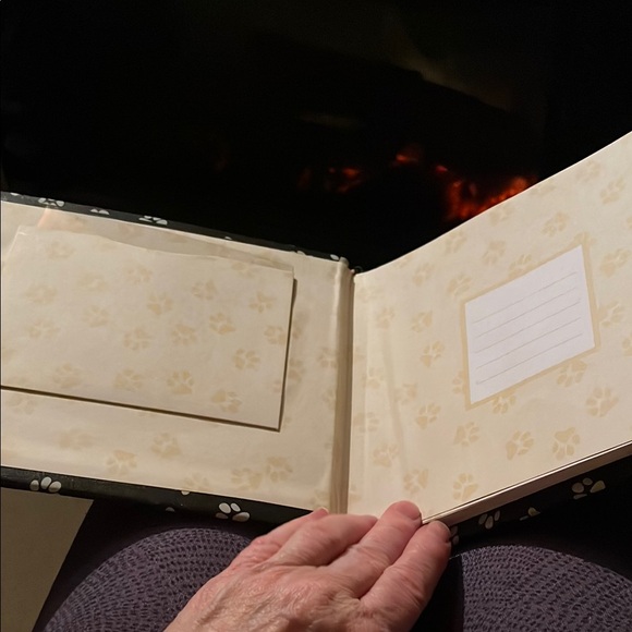 NWT Black Paw Print Dog Photo Album - Picture 3 of 6